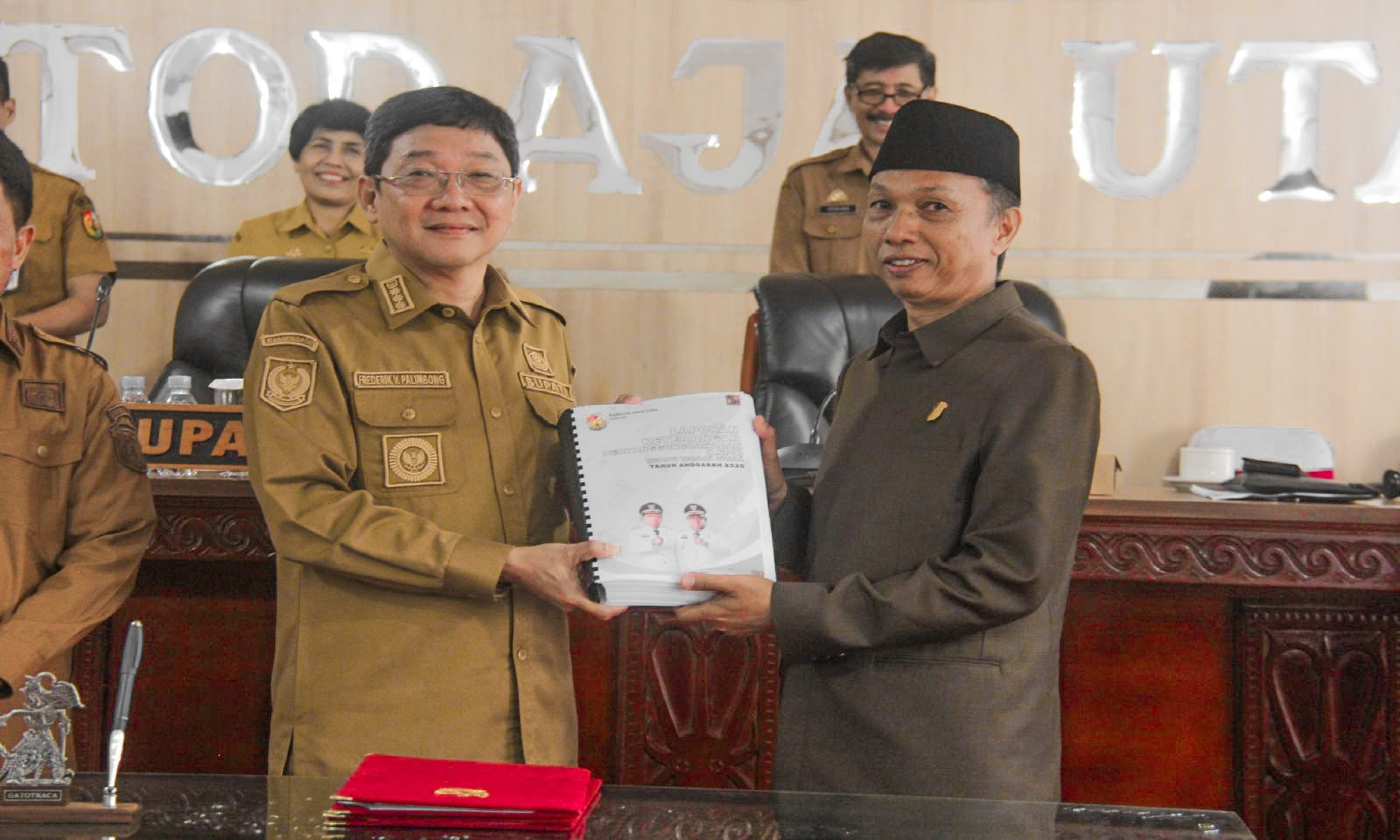 LKPJ BUPATI TORAJA UTARA 2025: PAD CETAK REKOR Rp 69,42 MILIAR, DPRD APRESIASI KINERJA EKSEKUTIF